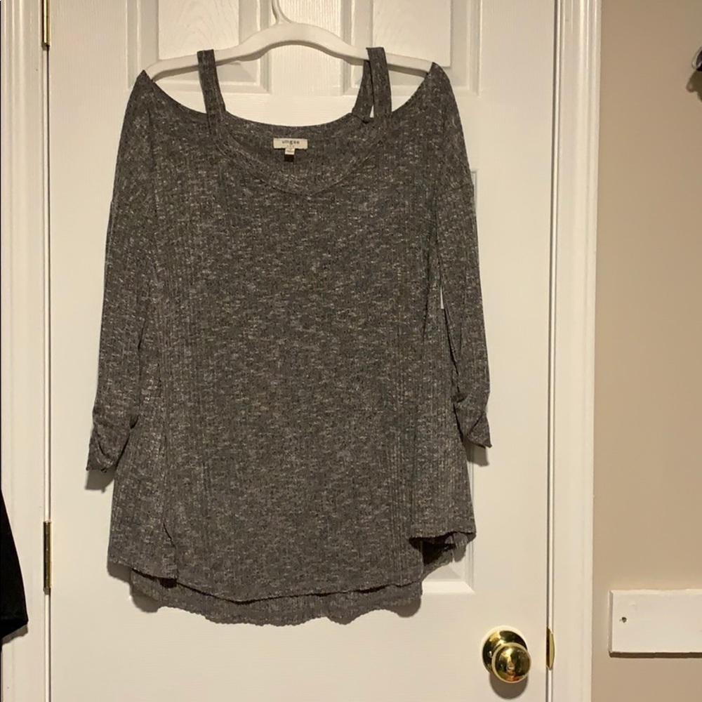 Grey top